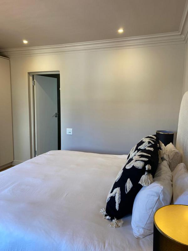 1 Bedroom Property for Sale in Sea Point Western Cape
